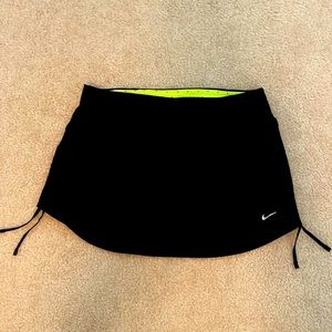 Black/neon yellow Dri-Fit Nike Athletic Skort